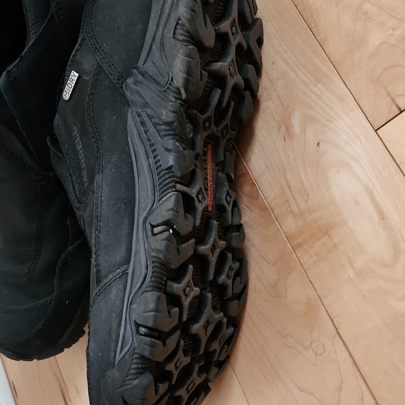 Men's Merrell Shoes - Picture 3 of 4